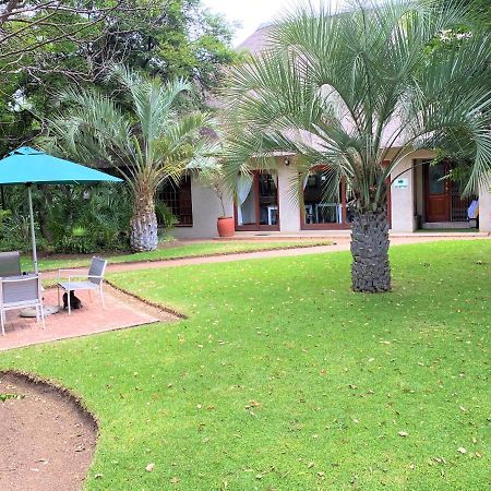 Safari Club Guest Lodge Or Tambo International Airport Kempton Park Exterior foto