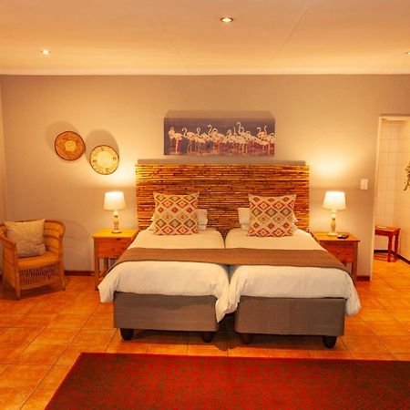 Safari Club Guest Lodge Or Tambo International Airport Kempton Park Exterior foto
