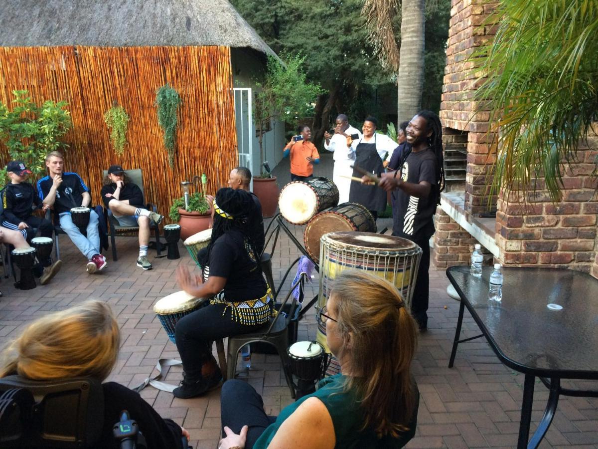 Safari Club Guest Lodge Or Tambo International Airport Kempton Park Exterior foto