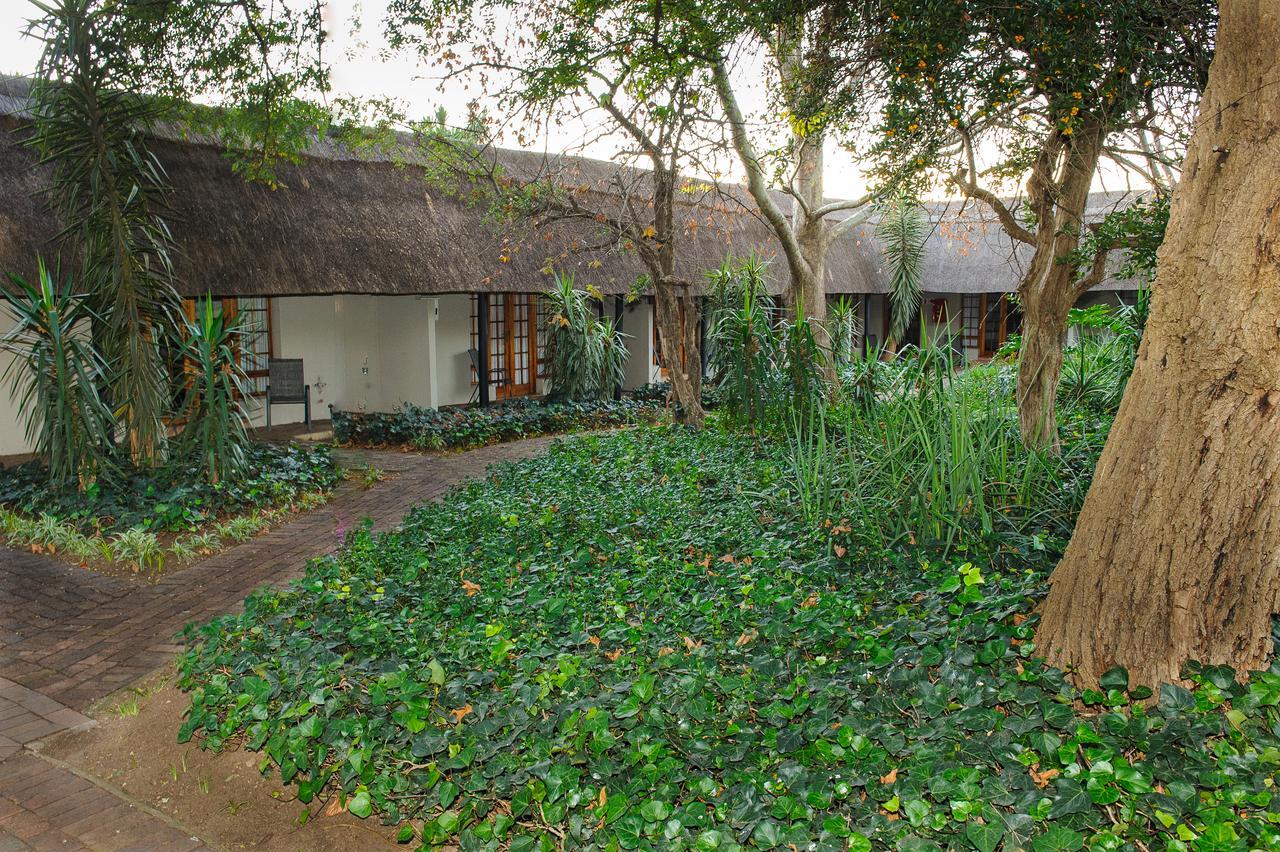 Safari Club Guest Lodge Or Tambo International Airport Kempton Park Exterior foto